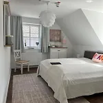 Schloss Falkenhaus Bed & Breakfast