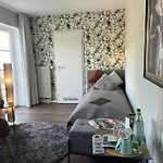 Schloss Falkenhaus Bed & Breakfast *